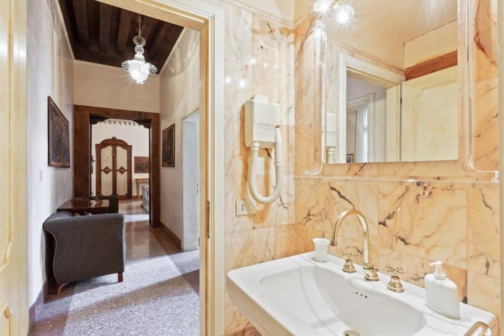Doge Palace Luxury Apartment - Cannaregio Venice Exterior photo